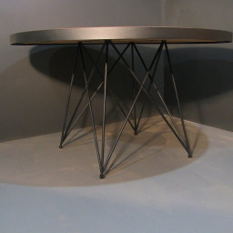 ROUND DINING TABLE